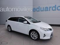 Toyota Auris Hybrid Active Touring Sports de 2014 con 109.298 Km por 12.900 EUR. en La Rioja