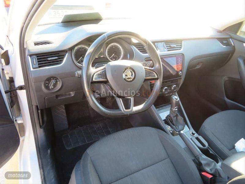 Skoda Octavia Combi 2.0 TDI CR 110KW 150CV DSG Style de 2017 con 170.000 Km por 13.500 EUR. en Sevilla