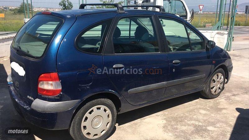 Renault Megane SCENIC AUTHENTIQUE 1.9DTI de 2001 con 270.000 Km por 2.500 EUR. en Granada