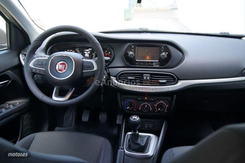 Fiat Tipo 1.4 16v Easy 70kW 95CV gasolina SW de 2018 con 67.000 Km por 11.750 EUR. en Malaga