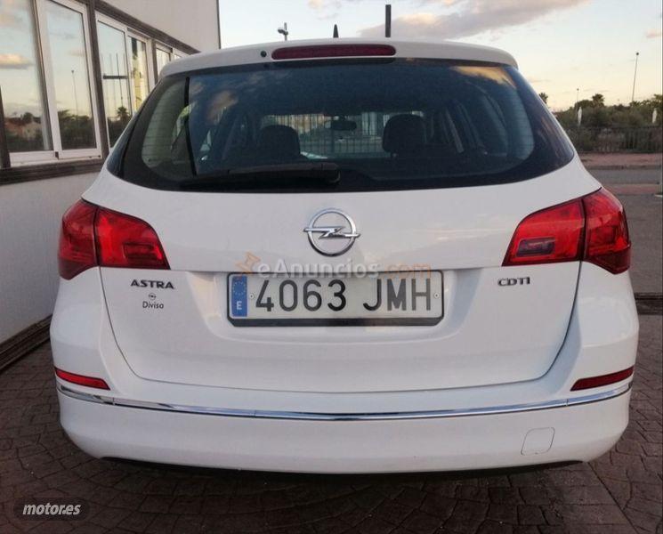 Opel Astra 1.6 CDTi 110 CV Excellence ST de 2016 con 249.000 Km por 6.390 EUR. en Sevilla