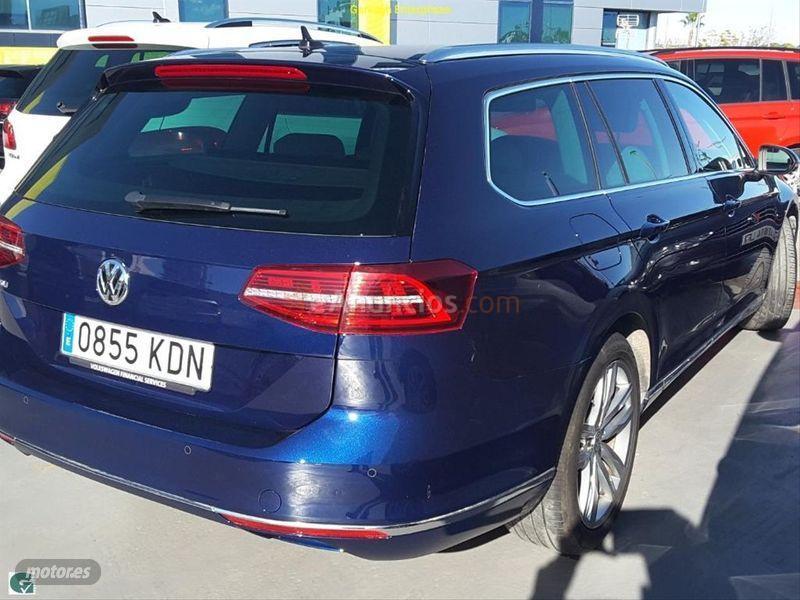 Volkswagen Passat Sport 2.0 TDI 140kW 190CV DSG Variant de 2017 con 180.471 Km por 18.850 EUR. en Sevilla