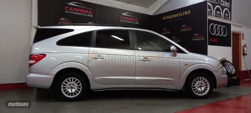 Ssangyong Rodius 270Xdi Premium de 2007 con 153.000 Km por 7.790 EUR. en Cantabria