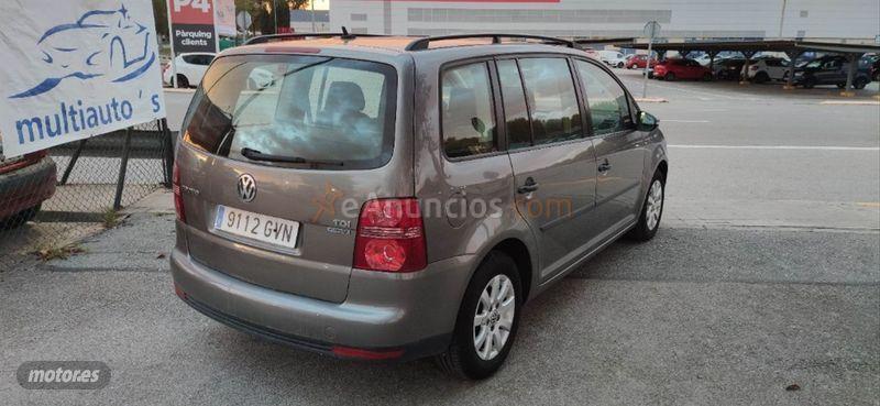 Volkswagen Touran 2.0 TDI 140cv Advance de 2010 con 199.000 Km por 8.680 EUR. en Barcelona