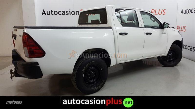 Toyota Hilux 2.4 D4D Cabina Doble GX de 2018 con 183.000 Km por 19.500 EUR. en Cantabria