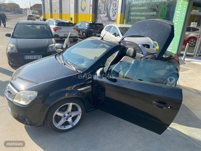 Opel Tigra Sport 1.3 CDTi de 2007 con 121.300 Km por 3.960 EUR. en Toledo