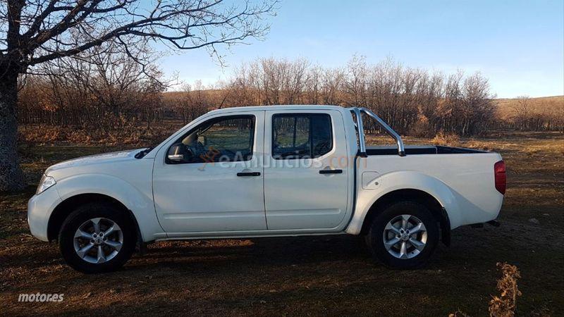 Nissan Navara 2.5 dCi LE Doble Cabina Pack Tecn 4X4 de 2010 con 378.000 Km por 10.499 EUR. en Avila