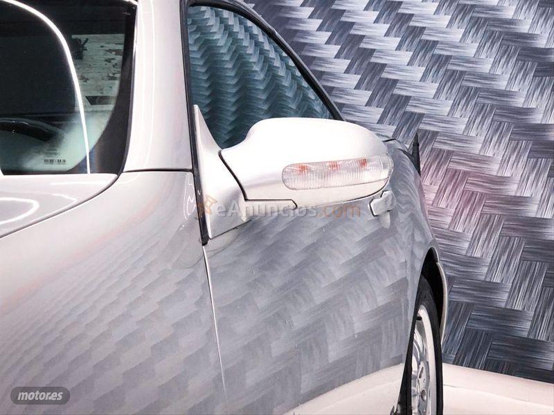 Mercedes Clase SLK SLK 320 de 2002 con 147.000 Km por 7.500 EUR. en Barcelona