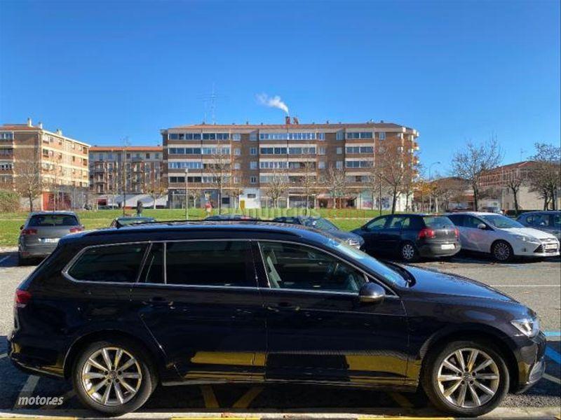 Volkswagen Passat Variant 2.0 TDI 150cv Advance BMT DSG de 2014 con 145.000 Km por 17.800 EUR. en Navarra