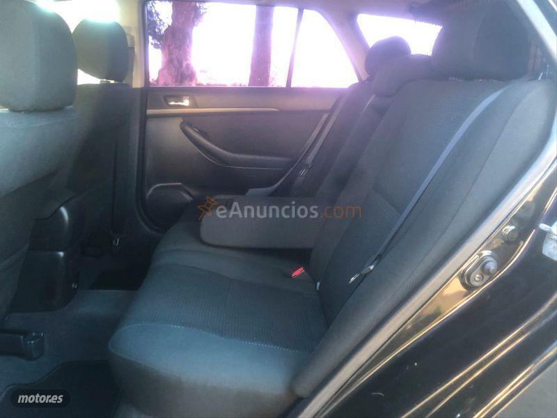 Toyota Avensis 1.8 VVTI SOL de 2005 con 112.900 Km por 4.750 EUR. en Malaga