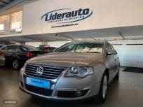 Volkswagen Passat Variant 2.0 TDI 170cv DPF Highline DSG de 2007 con 100.000 Km por 9.499 EUR. en Ciudad Real