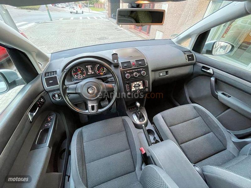 Volkswagen Touran 1.6 TDI 105cv DSG Edition de 2013 con 162.000 Km por 10.990 EUR. en Barcelona