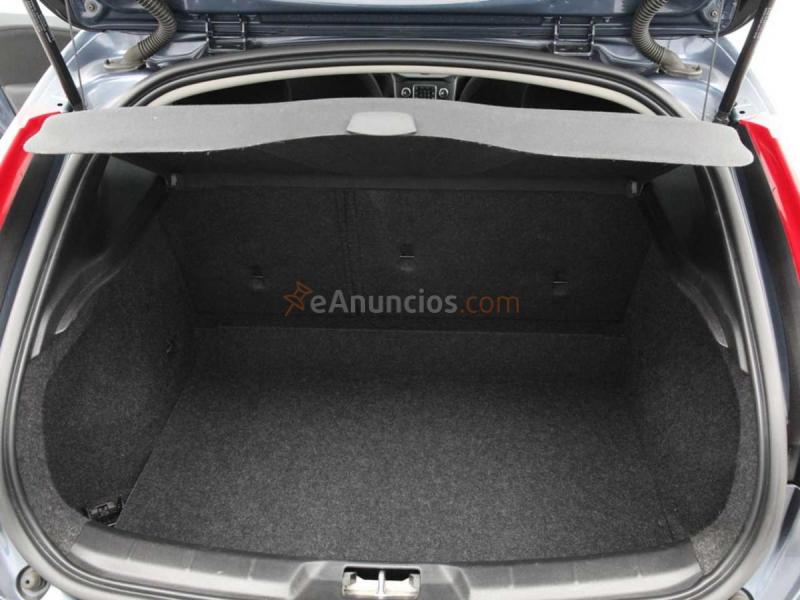 VOLVO V40 2.0 D2 KINETIC 5P -