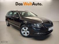 Skoda Superb Combi 2.0 TDI CR 140cv Ambition de 2015 con 213.030 Km por 10.900 EUR. en Burgos