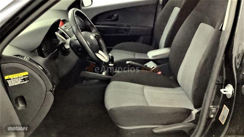 Kia Ceed 1.6 CRDi VGT 128cv Drive de 2012 con 116.000 Km por 7.990 EUR. en Madrid