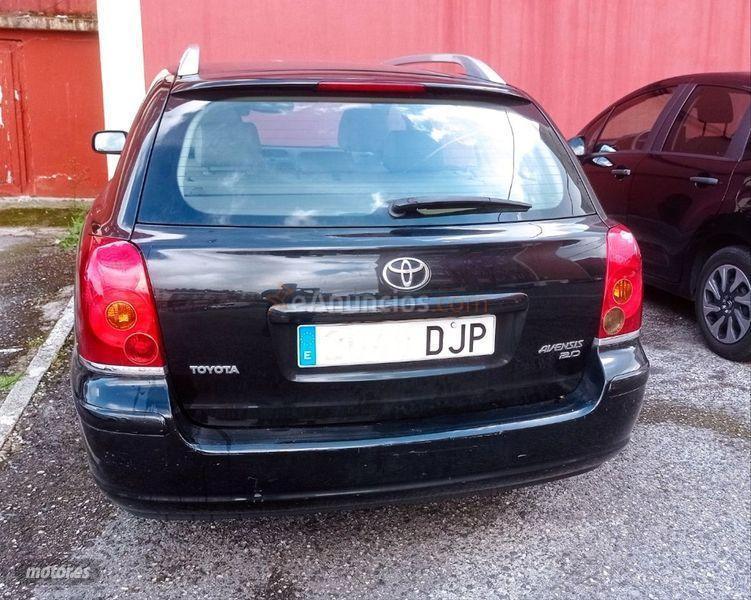 Toyota Avensis 2.0 VVTi EXECUTIVE de 2005 con 253.000 Km por 1.900 EUR. en Cantabria