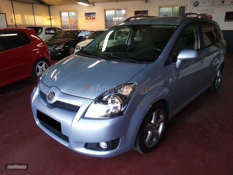 Toyota Corolla Verso 2.2 D4D 136cv Luna de 2007 con 230.000 Km por 4.290 EUR. en Madrid