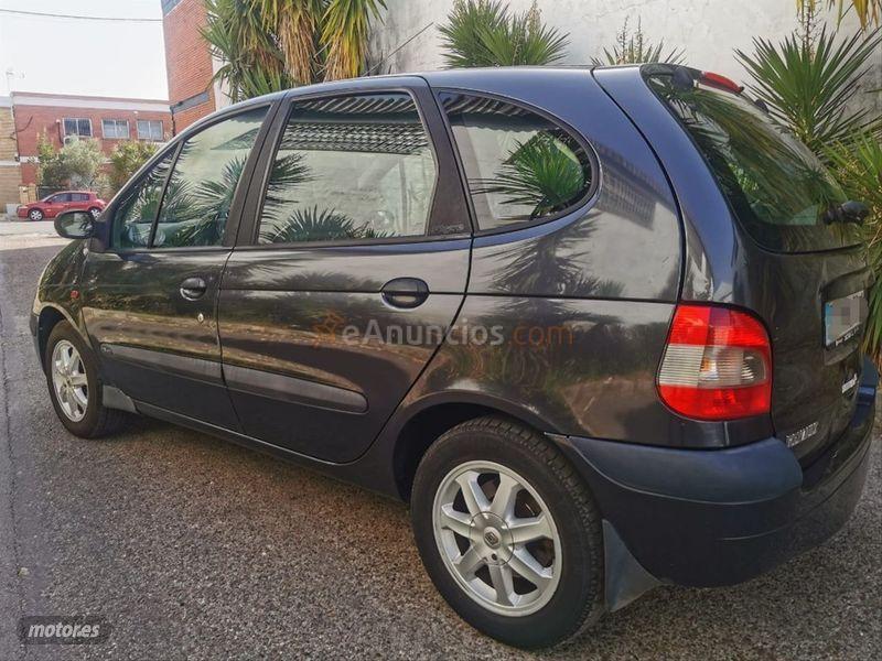 Renault Megane SCENIC PRIVILEGE 1.9DCI de 2001 con 230.000 Km por 1.600 EUR. en Sevilla