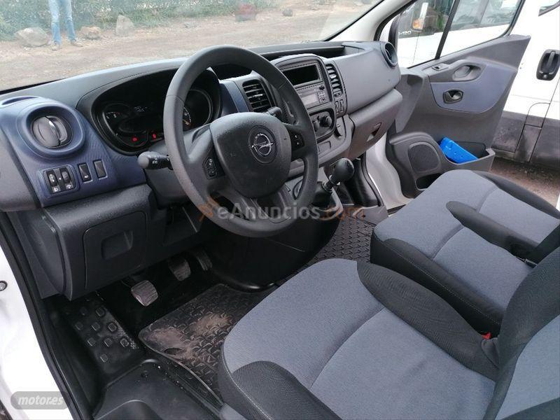 Opel Vivaro 1.6 CDTI SS 92kW L1 2.7t Combi Plus9 de 2017 con 121.000 Km por 19.400 EUR. en Las Palmas