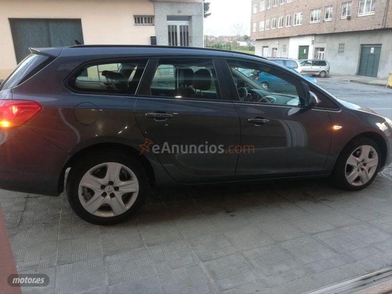 Opel Astra 1.7 CDTi 110 CV Selective ST de 2012 con 203.565 Km por 4.999 EUR. en La Coruna