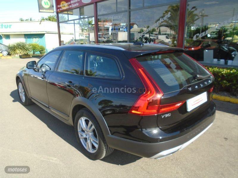 Volvo V 90 2.0 D4 AWD Auto de 2019 con 45.390 Km por 32.600 EUR. en Asturias