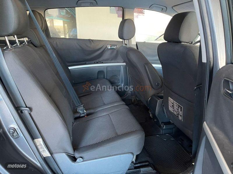 Toyota Corolla Verso 2.2 D4D 136 CV Sol de 2009 con 179.123 Km por 5.699 EUR. en Sevilla