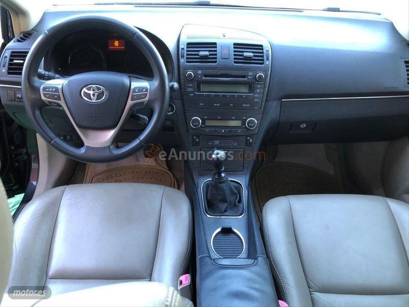 Toyota Avensis 2.2 D4D Executive Wagon de 2009 con 245.000 Km por 3.400 EUR. en Cantabria