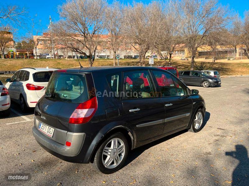 Renault Scenic CONFORT EXPRESSION 1.6 16V de 2003 con 132.234 Km por 2.499 EUR. en Barcelona