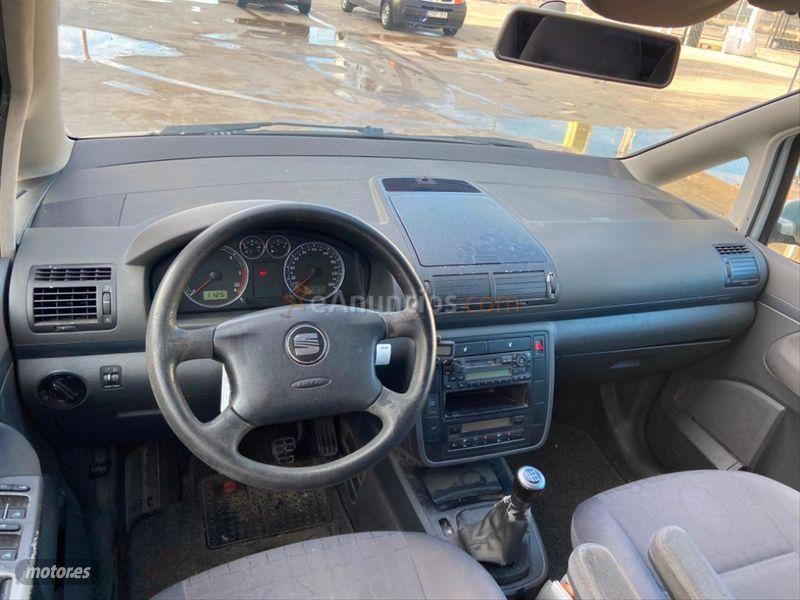 Seat Alhambra 1.9 TDi 115CV Sport de 2003 con 380.000 Km por 2.499 EUR. en Zaragoza