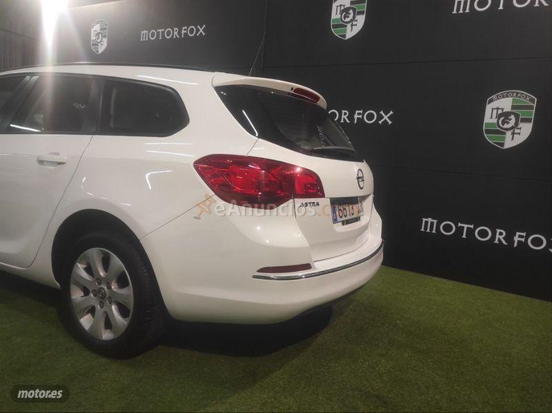 Opel Astra 1.6 CDTi SS 110 CV Selective ST de 2014 con 152.000 Km por 7.500 EUR. en Asturias