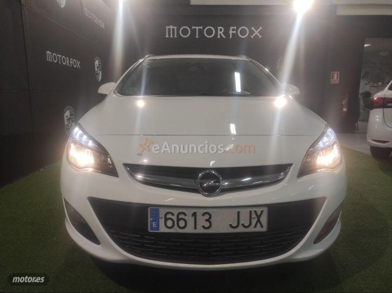 Opel Astra 1.6 CDTi SS 110 CV Selective ST de 2014 con 152.000 Km por 7.500 EUR. en Asturias