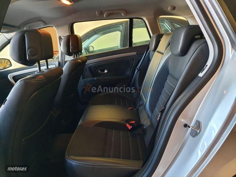 Renault Laguna G.Tour Emotion dCi 110 eco2 de 2015 con 180.000 Km por 8.300 EUR. en Jaen