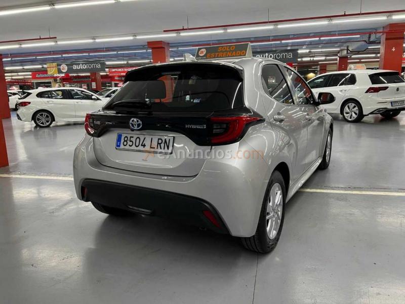 Toyota Yaris HYBRID. Solo estrenado 