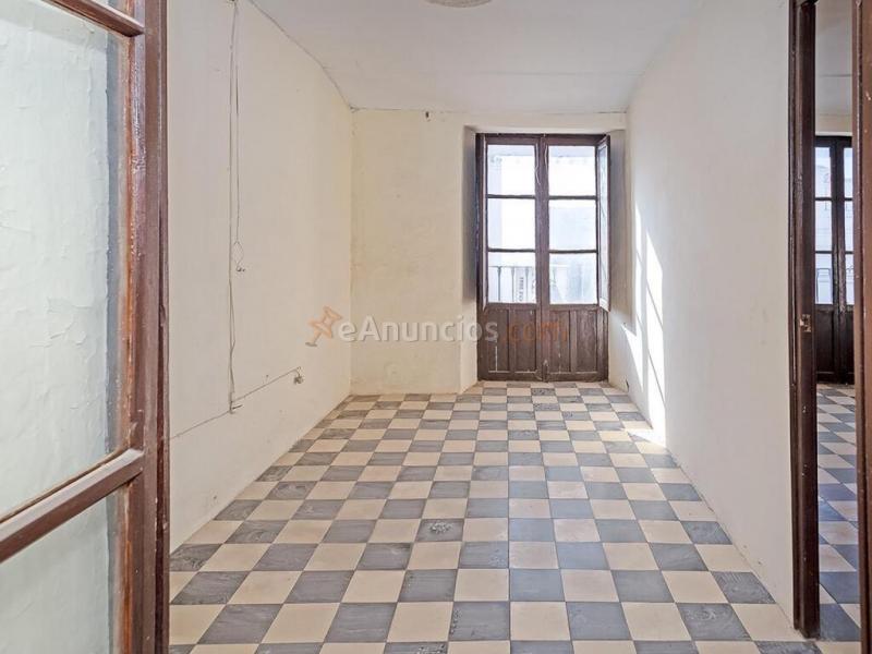 Casa adosada distribuida en dos plantas **PRECIO NEGOCIABLE**