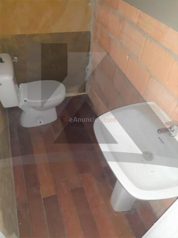 Amplia casa adosada de esquina NEGOCIAMOS EL PRECIO