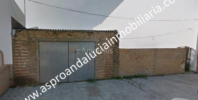 Nave con salida a dos calles con una superficie de 1388,82 m2