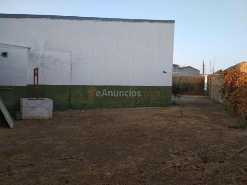 Solar  céntrico de 560 m2 de extensión superficial.