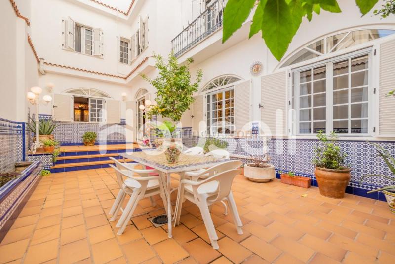 Casa en venta de 335 m en Calle José María Izquierdo, 41008 Sevilla