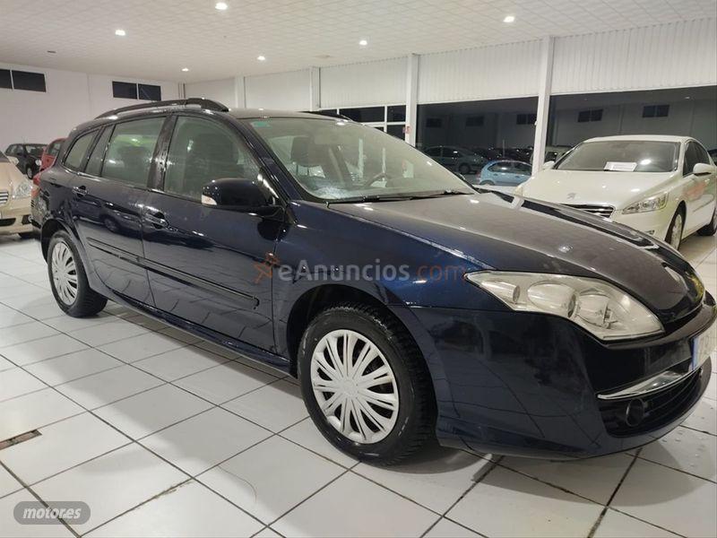 Renault Laguna G.Tour Dynamique TomTom dCi 110 FAP eco2 de 2010 con 399.000 Km por 2.000 EUR. en Badajoz