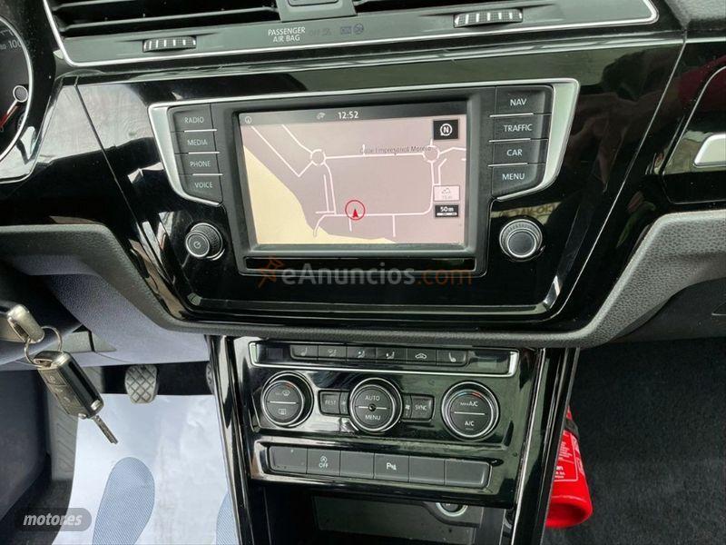 Volkswagen Touran Business  Navi 1.6 TDI CR 115CV BMT de 2016 con 129.000 Km por 16.500 EUR. en Cadiz