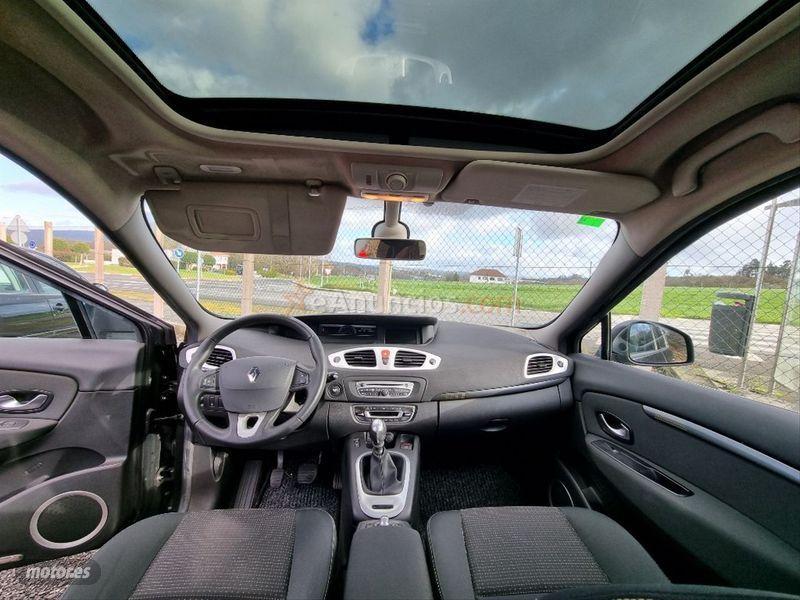 Renault Scenic Dynamique 1.5dCi 105cv eco2 de 2009 con 133.000 Km por 7.600 EUR. en Pontevedra