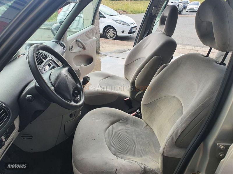 Citroen Xsara Picasso 1.6 16v HDI SX de 2004 con 130.000 Km por 3.900 EUR. en La Coruna