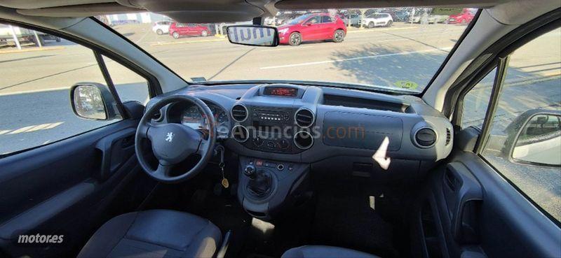 Peugeot Partner TEPEE Access 1.6 BlueHDi 75 de 2016 con 175.000 Km por 8.980 EUR. en Barcelona