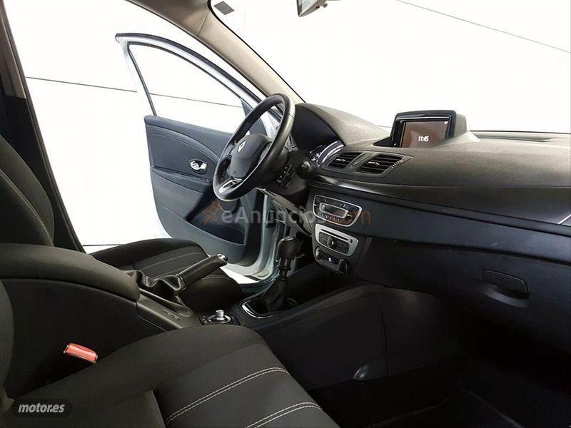 Renault Megane Sport Tourer Limited dCi 110 eco2 de 2014 con 120.000 Km por 8.500 EUR. en Sevilla