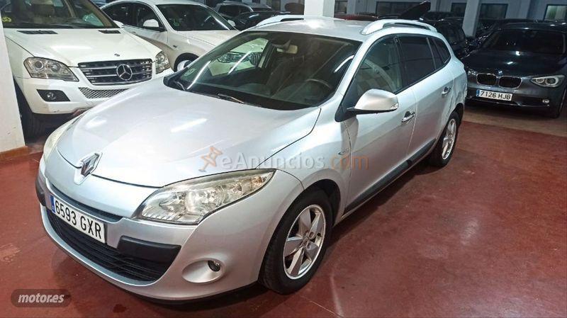 Renault Megane Sport Tourer Dynamique 1.9dCi 130cv de 2010 con 180.000 Km por 5.250 EUR. en Madrid