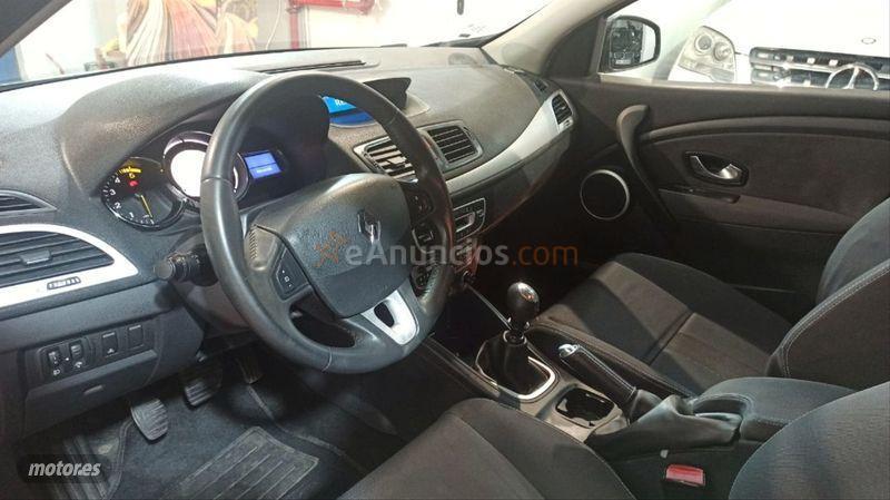 Renault Megane Sport Tourer Dynamique 1.9dCi 130cv de 2010 con 180.000 Km por 5.250 EUR. en Madrid