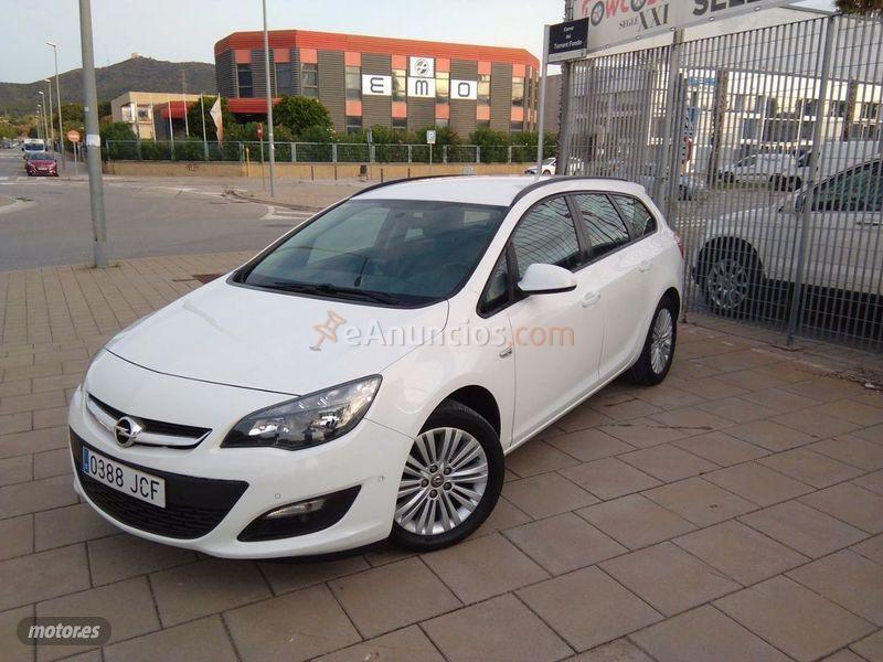 Opel Astra 1.6 CDTi SS 136 CV Selective ST de 2015 con 123.000 Km por 8.490 EUR. en Barcelona