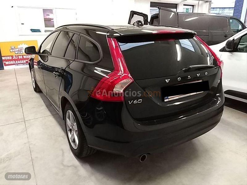 Volvo V 60 2.0 D2 Kinetic de 2018 con 138.900 Km por 13.900 EUR. en Madrid