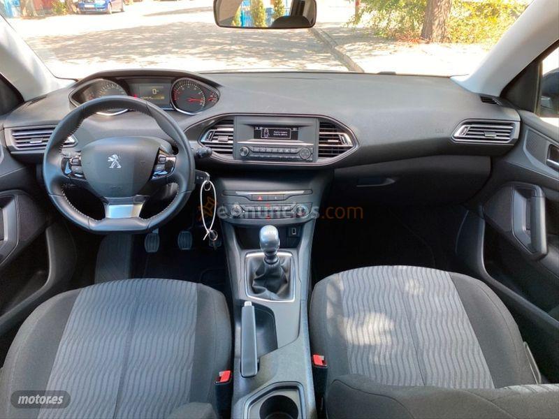 Peugeot 308 SW Access 1.2 PureTech 81kW 110CV de 2018 con 34.300 Km por 12.900 EUR. en Madrid