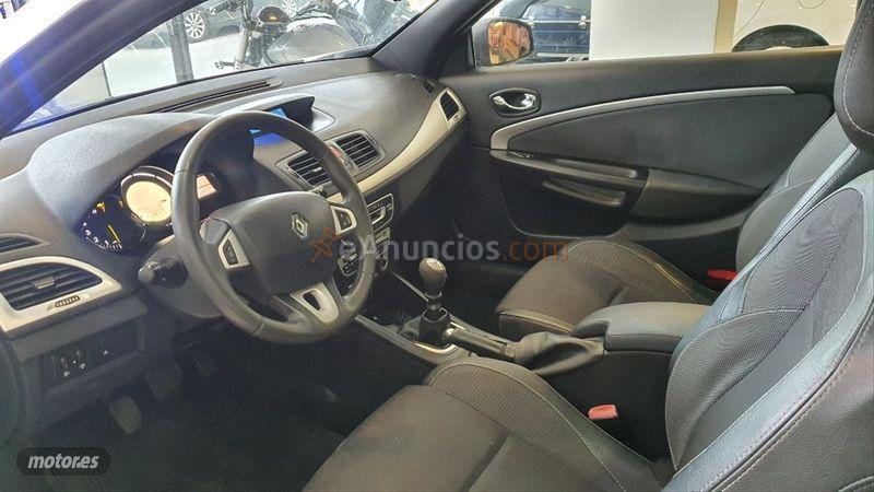 Renault Megane CoupeCabrio Dynamique TCE 130cv de 2011 con 130.000 Km por 8.490 EUR. en Las Palmas